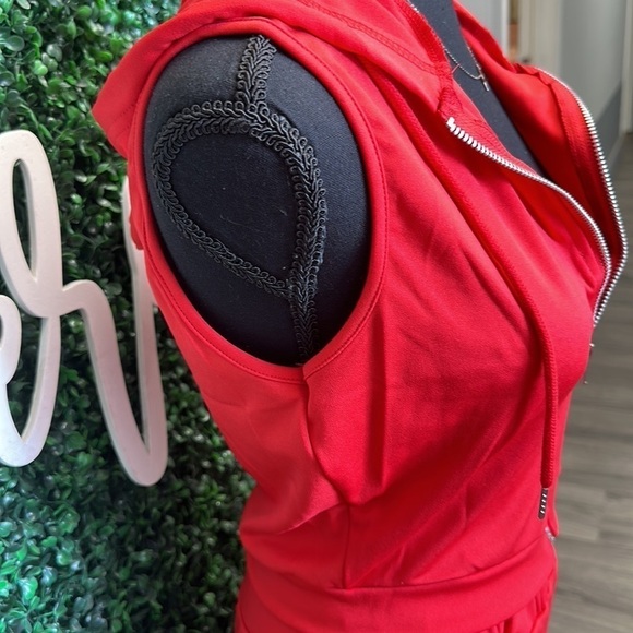 RED short set NEW - Picture 4 of 6